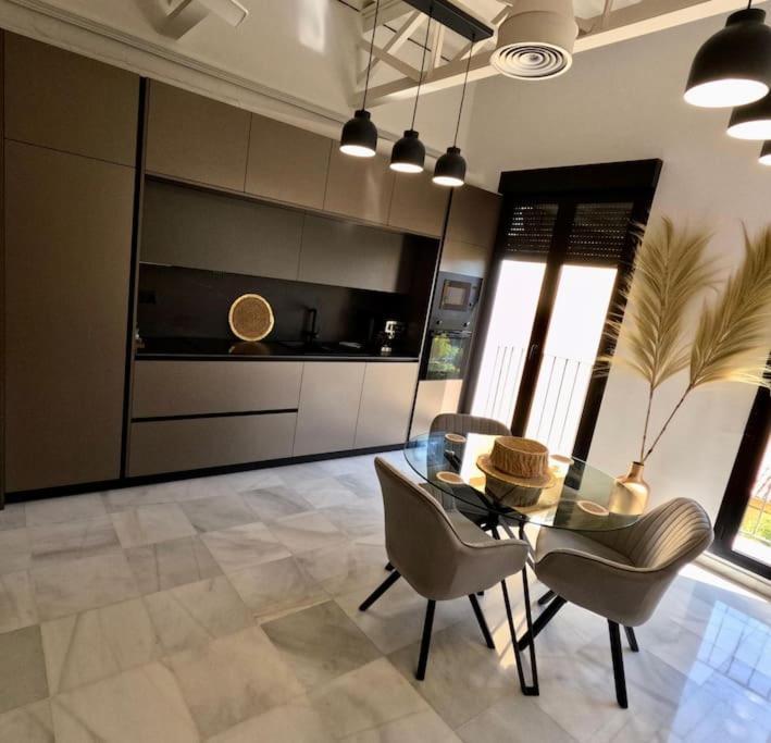 Loft Puerta De Capitulares Apartment Kordoba Bagian luar foto