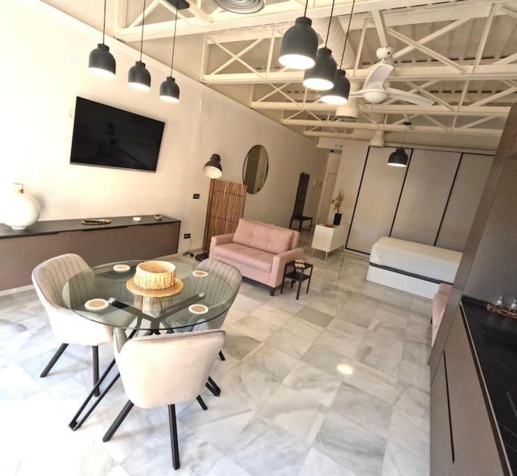 Loft Puerta De Capitulares Apartment Kordoba Bagian luar foto